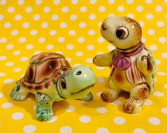 PY Anthropomorphic Turtles Tortoises Salt and Pepper Shakers made in Japan circa 1950s