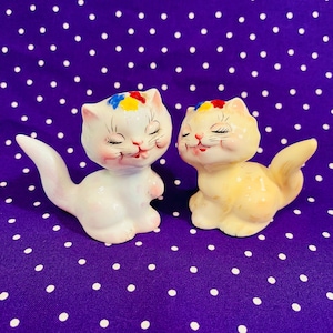 PY Anthropomorphic Yellow and Blue Kittens in Hats Salt and Pepper Shakers made in Japan circa 1950s