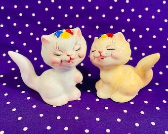 PY Anthropomorphic Yellow and Blue Kittens in Hats Salt and Pepper Shakers made in Japan circa 1950s