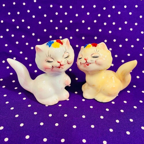 PY Anthropomorphic Yellow and Blue Kittens in Hats Salt and Pepper Shakers made in Japan circa 1950s