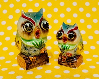 Anthropomorphic Hoot Owls on Logs Salt and Pepper Shakers made in Japan circa 1950s