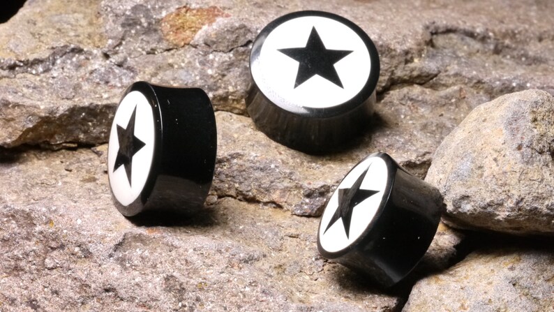 Ear Plugs Pair of Natural Horn /& Real Buffalo Bone Star Saddle Ear Plugs Ear Stretchers