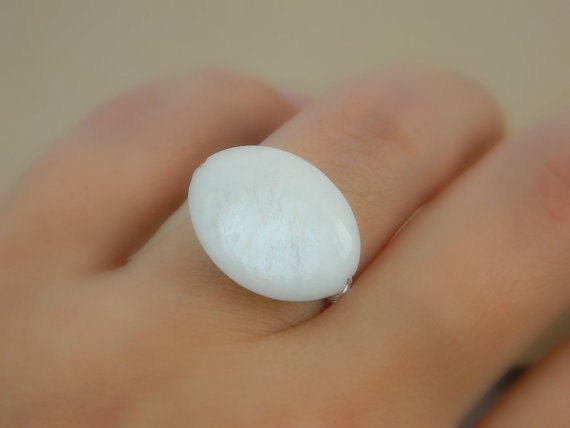 White Shell Ring. Size 6 Mother of Pearl Ring White Wedding - Etsy