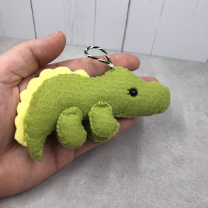 Felt alligator ornament, crocodile ornament, alligator keychain, crocodile keychain, alligator present topper