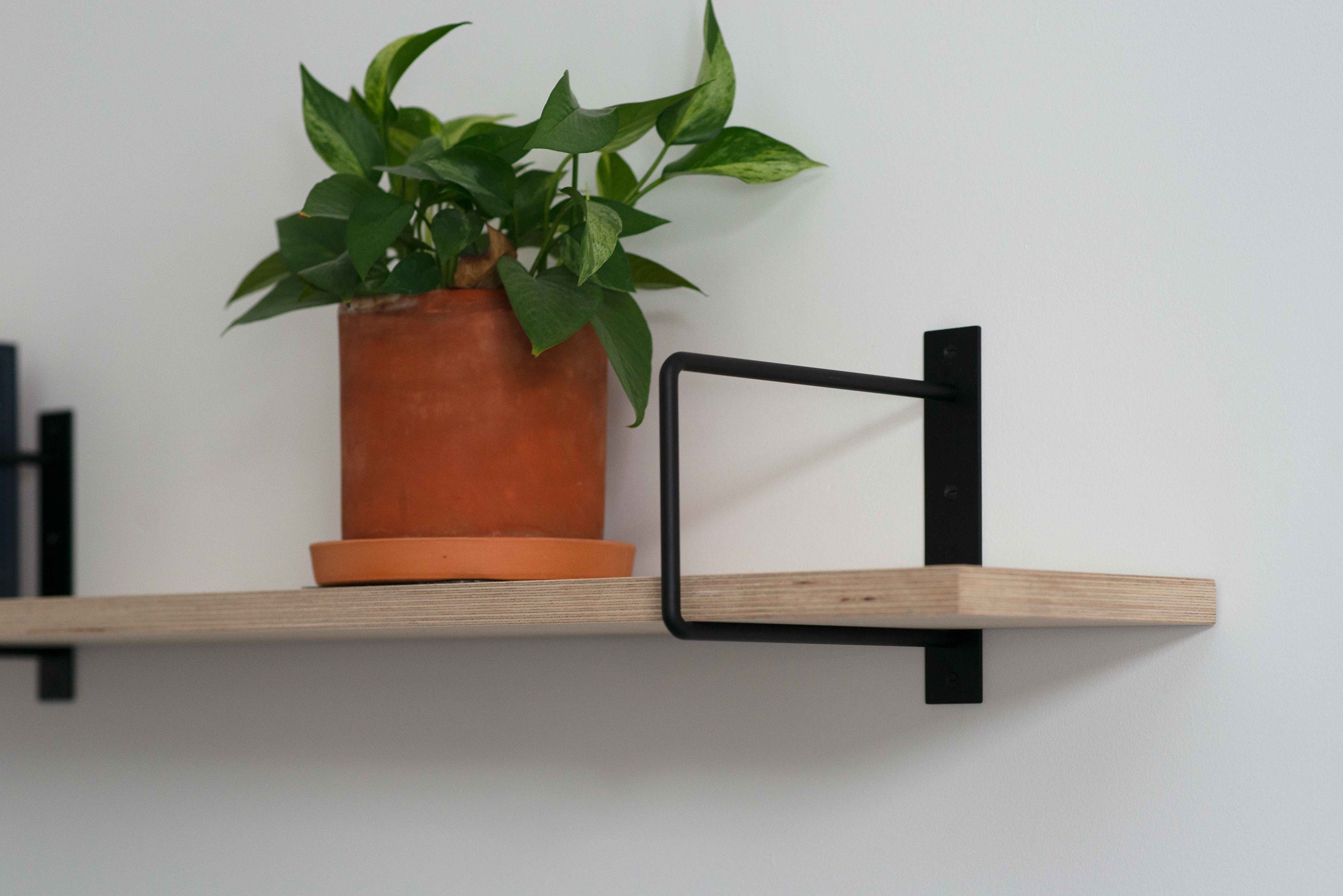 Minima Shelf Brackets | Pair/Équerres à Tablette Minima | Paire