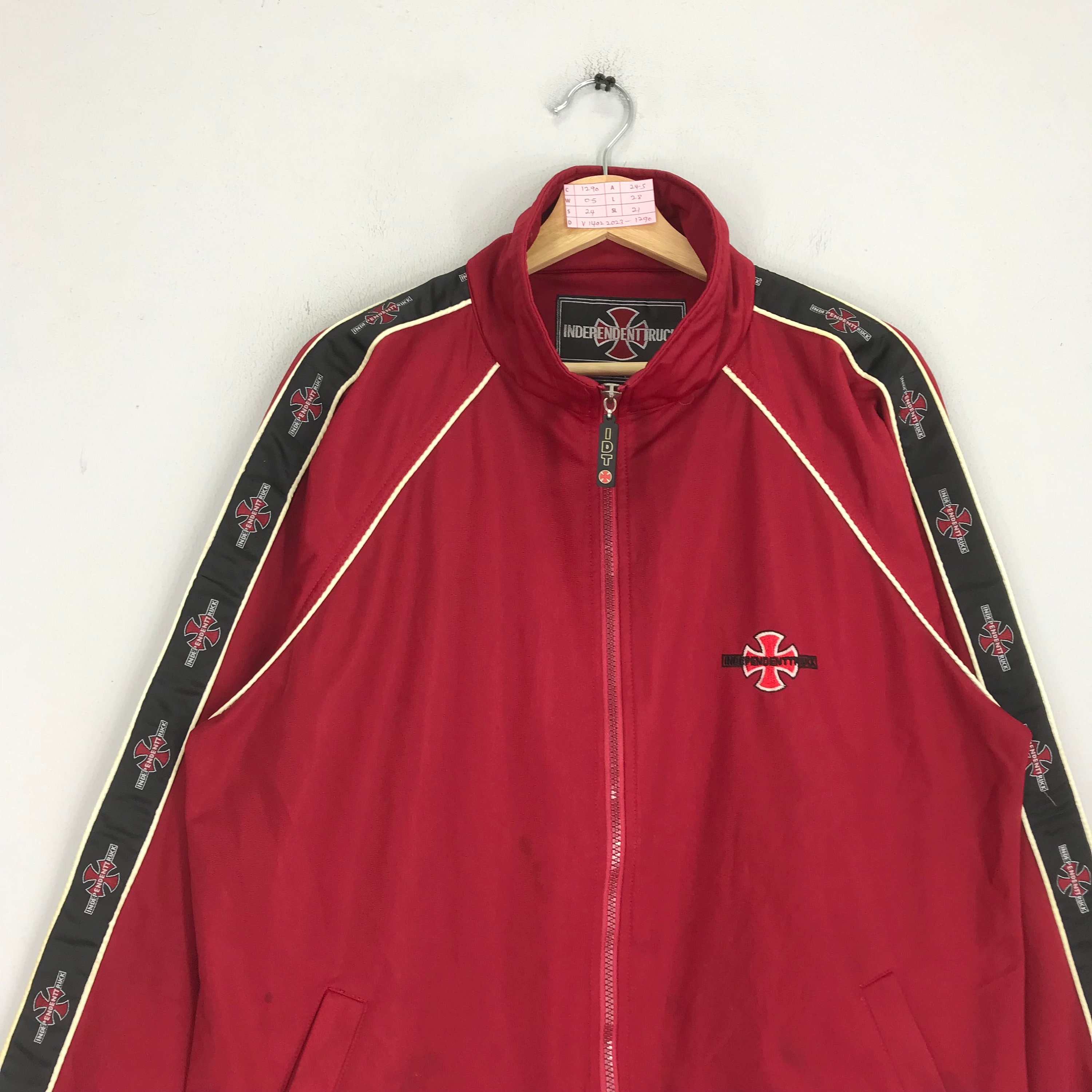 Vintage Independent Truck Company Skateboarding Sweater Vintage Independent Truck Company Skateboarding Sweater