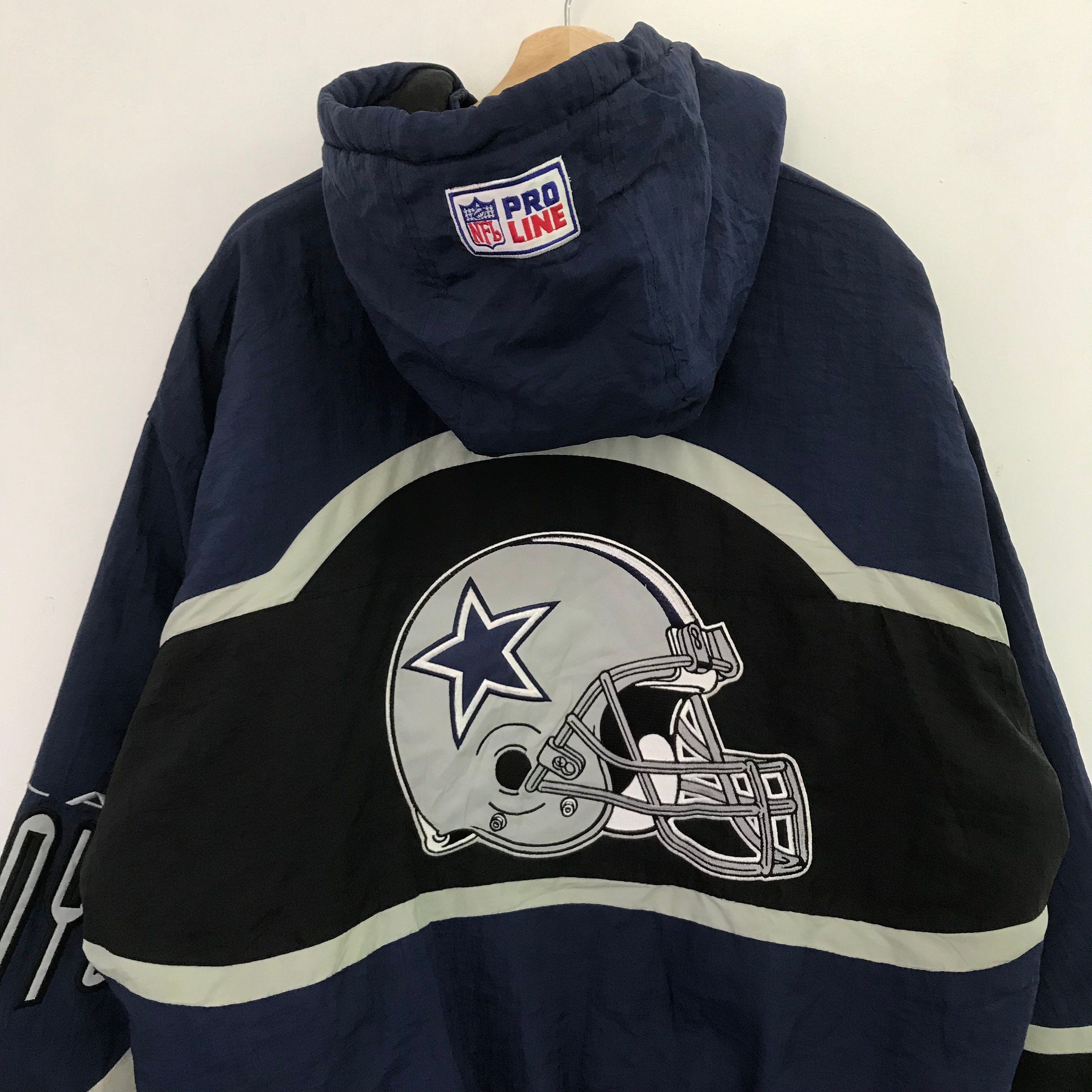 ダラス・カウボーイズ ナイロンジャケット NBA/NFL/NHL/MLB ナイロンジャケット 「ヴィンテージ古着」90's