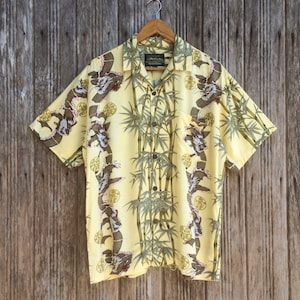 Rare!! Vintage Hawaii Rayon Fighting Dragon Alloverprint Hawaiian Shirt Medium size