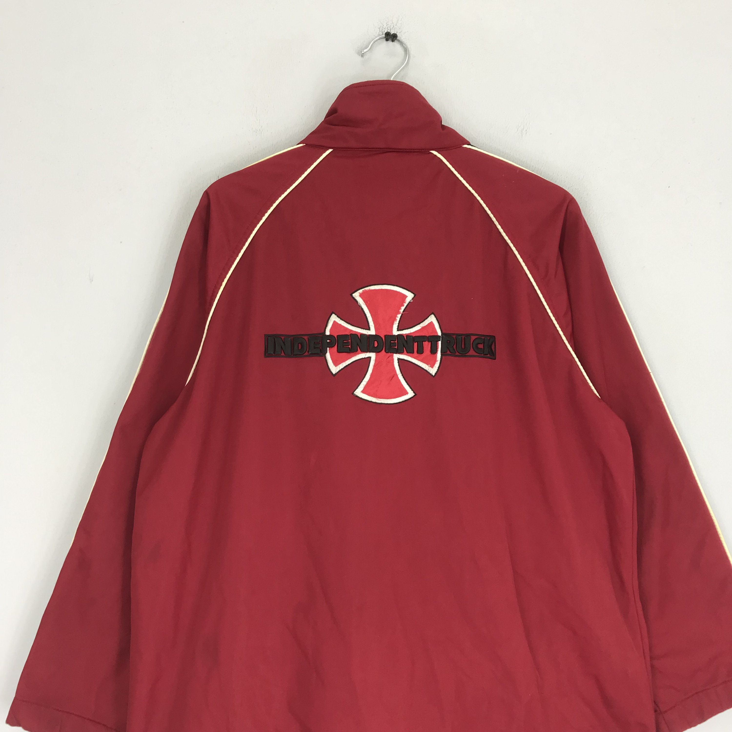 Vintage Independent Truck Company Skateboarding Sweater Vintage Independent Truck Company Skateboarding Sweater