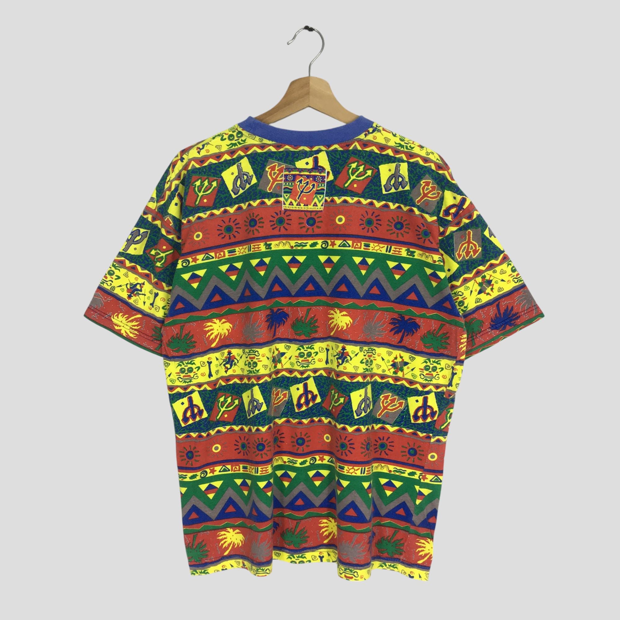 Vintage Retro Club Med Overprinted Colorful T Shirt Large