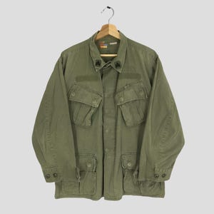 Vintage 70&#39;s Distressed US Army Field Jacket Olive Green Medium Worker Jacket Army Coat Fatigue Four Pocket Jacket Cold Weather Coat Size M