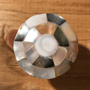 Wooden circle knob Mother of Pearl trapezoid pattern + silver steel stem