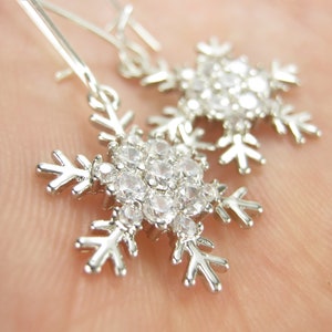 Luxury SNOWFLAKE 925 Silver Earring, 3D Sparkling CZ Faux Diamond Snowflake, Falling Snow, Art Deco, Winter Wonderland Jewelry, Holiday GIFT