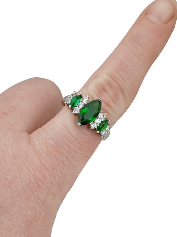 Bague Émeraude 12.55 Carats - Argent 925 - Coupe Marquise 6x12 Mm - Faite Main - Neuf Sans Emballage