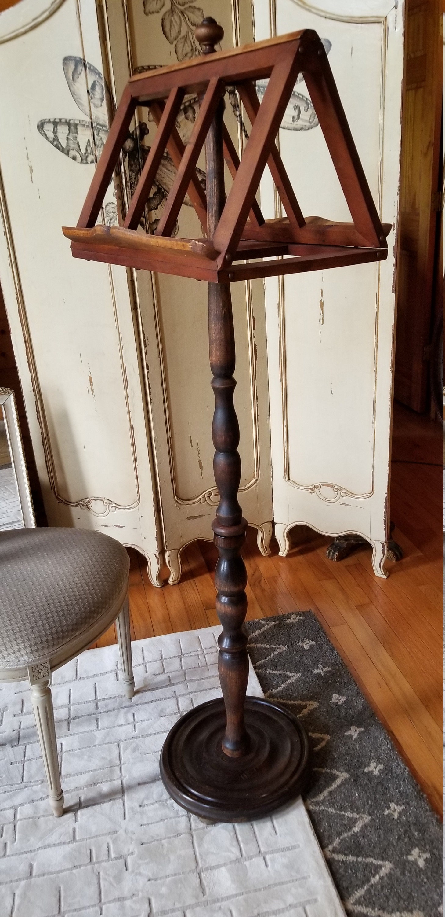 最も  Antique Handturned Double-sided 1800's French Stand Music 家具