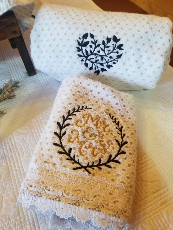PEACOCK SUNSET SET OF 2 HAND TOWELS EMBROIDERED