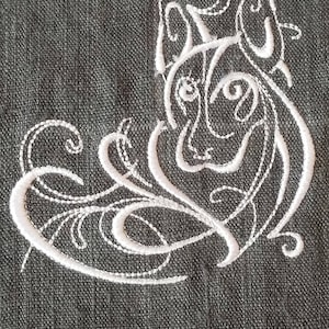 1****Antiguo y raro cuenco de madera lacada auténtica del siglo XIX con cama para perros bordada en lino de cáñamo francés imagen 4