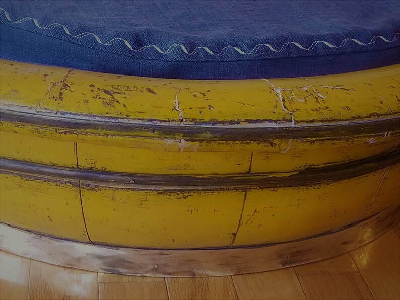 1****Antiguo y raro cuenco de madera lacada auténtica del siglo XIX con cama para perros bordada en lino de cáñamo francés imagen 8
