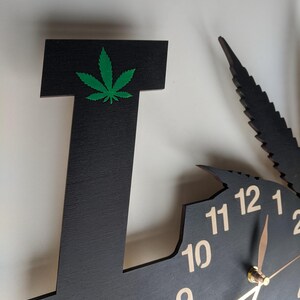 Orologio da parete in legno con motivo cannabis, senza ticchettio, GRANDE, 12-18 pollici, Marijuana, Foglia di Canapa, Regalo, Decorazione da parete immagine 4