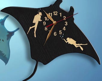 Wall Clock Diving, Non-ticking, Manta Ray & Divers LARGE 13-19inch, Animals, Wall Art Decor, Gift #97