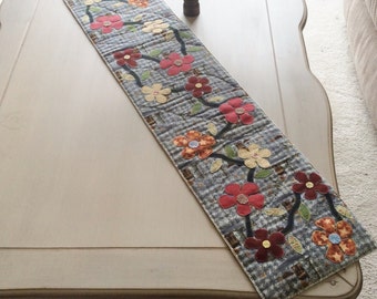 Flower Vine Applique Table Runner (Pattern Only)