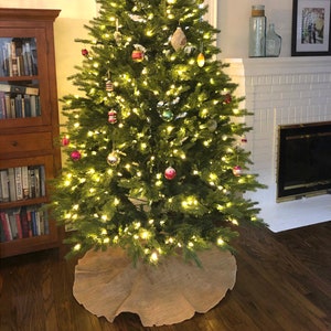 Burlap Christmas tree skirt, Christmas tree skirt, burlap, rustic holiday decor, home decor,60 inches diameter, christmas decor, tree skirt, image 6