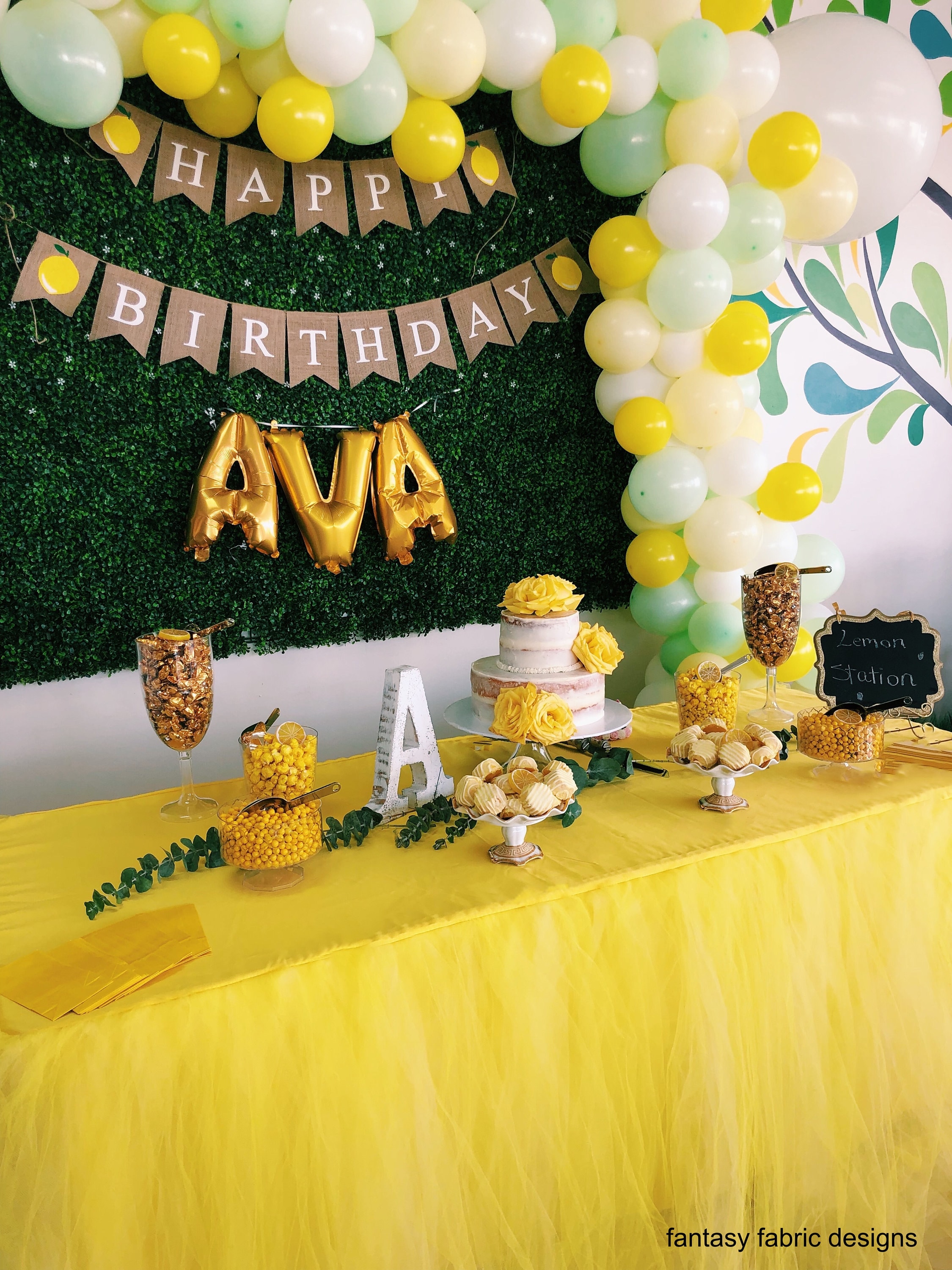 Tutu tablecloth, baby shower tablecloth, wedding tablecloth, tulle