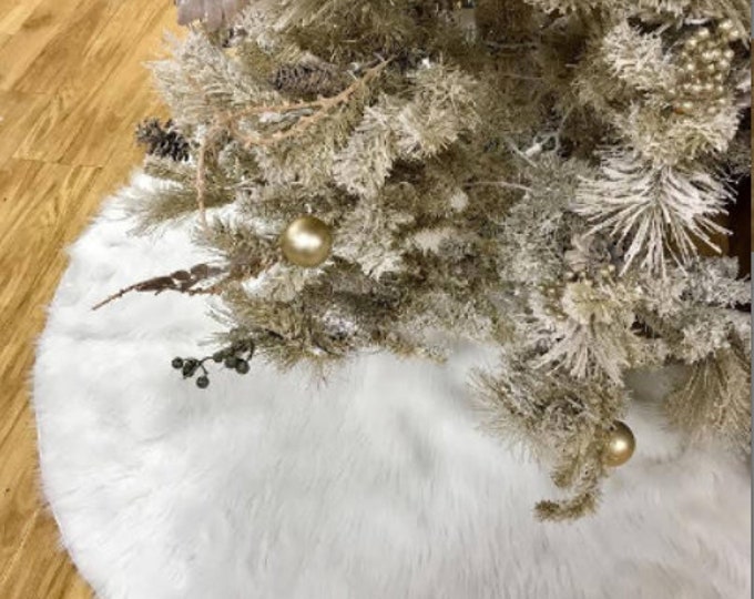 White Christmas Tree Skirt, tree skirt, Faux fur Christmas tree skirt, white faux fur tree skirt, fur tree skirt, 60 inches diam, Christmas