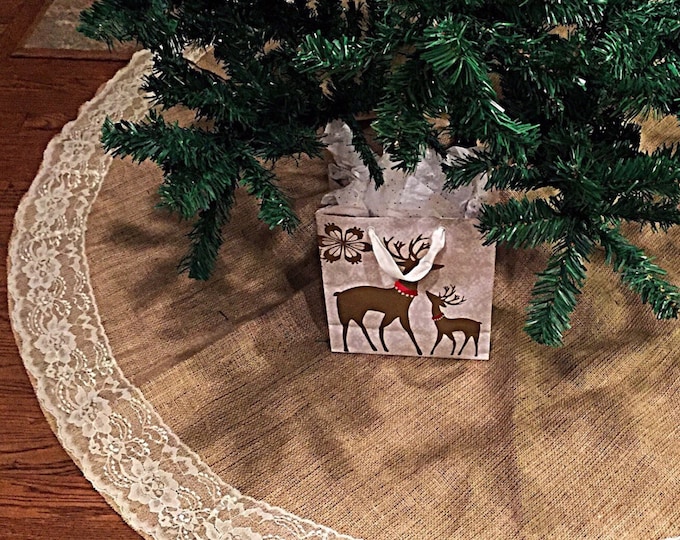 Burlap and Lace Christmas Tree Skirt, 60 inches diameter, christmas decor, tree skirt, lace,