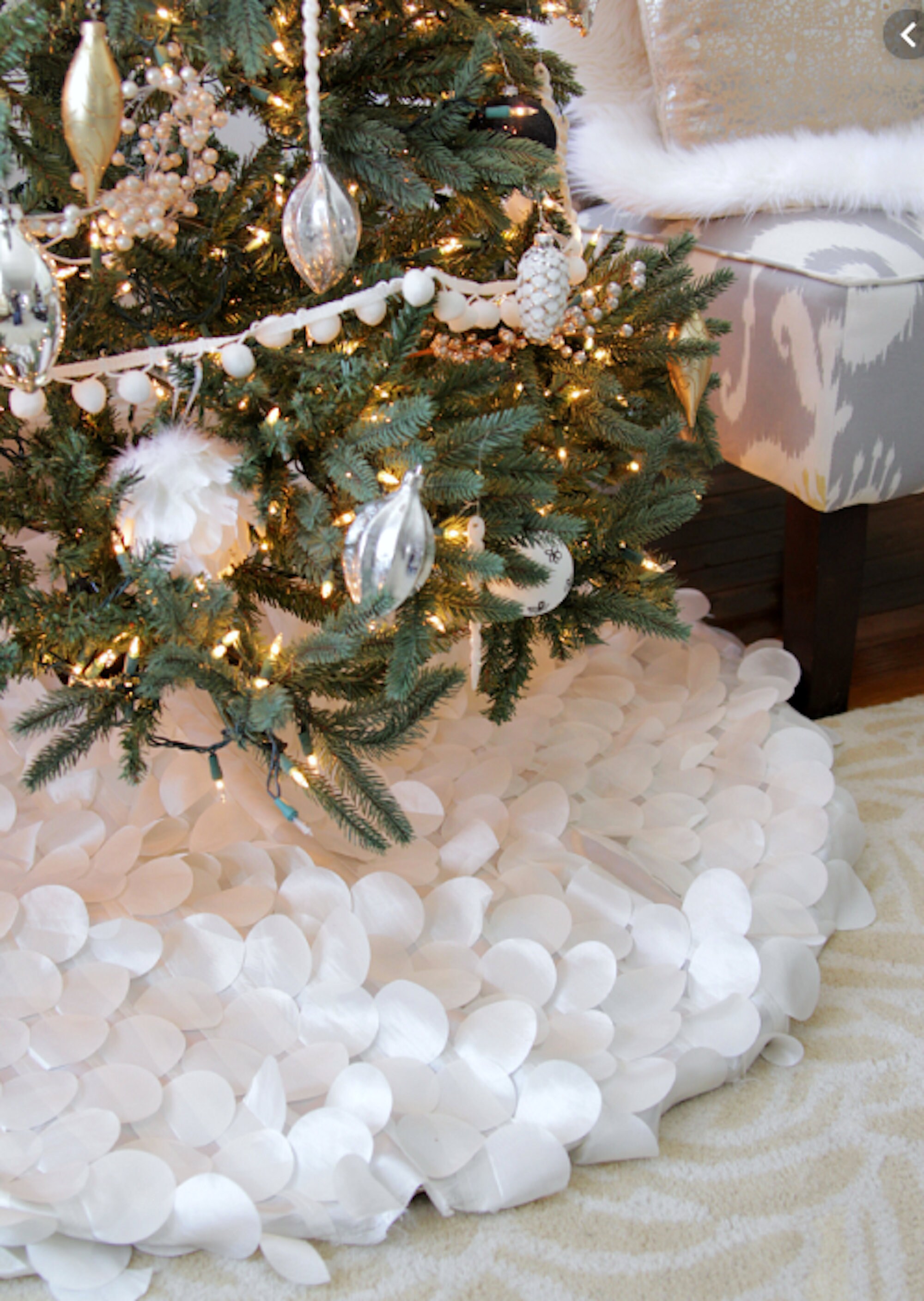 White tree skirt, Christmas tree skirt, white faux fur tree skirt, fur