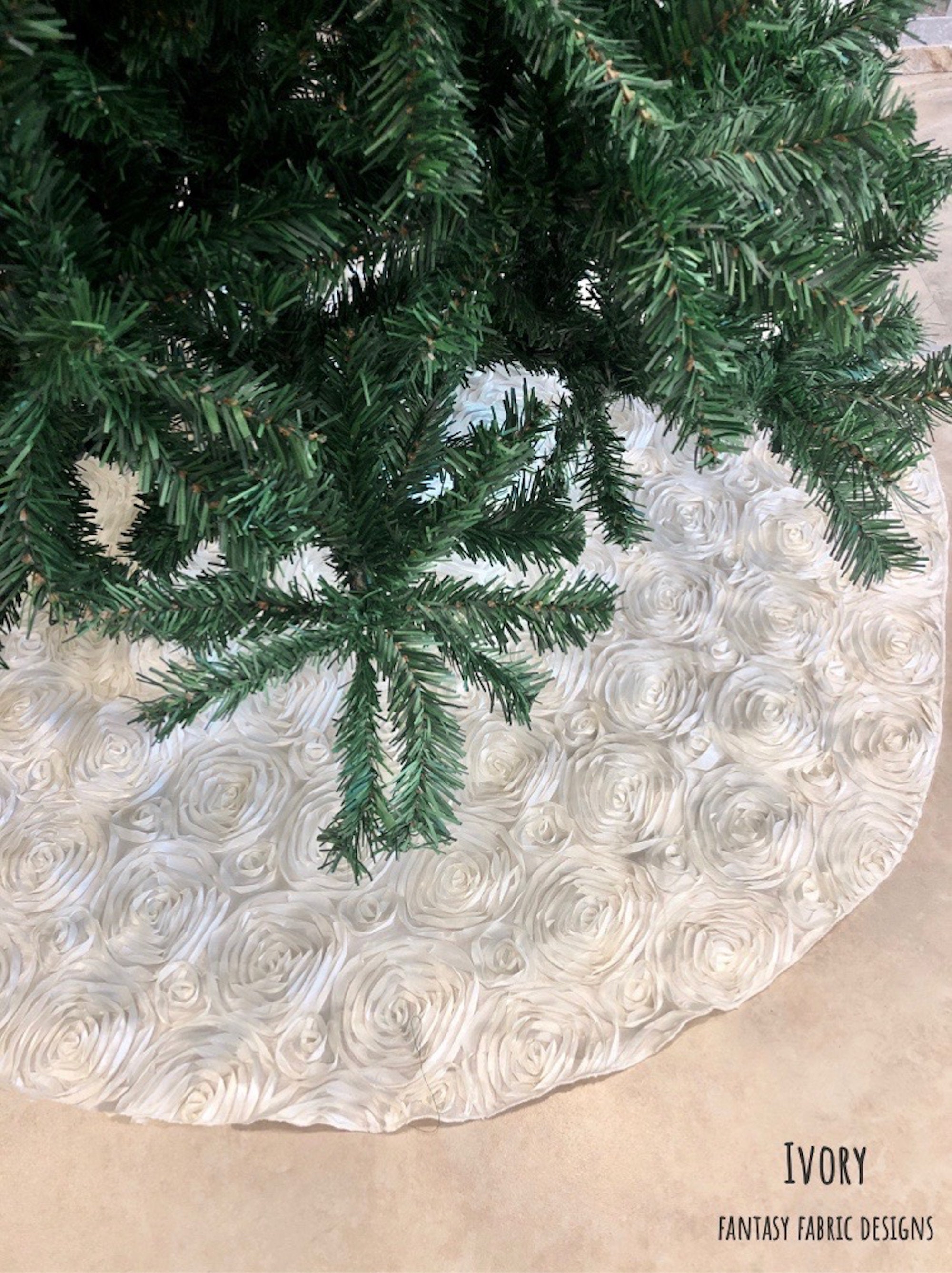 Rosette Christmas tree skirt, Christmas tree skirt, rosette, holiday