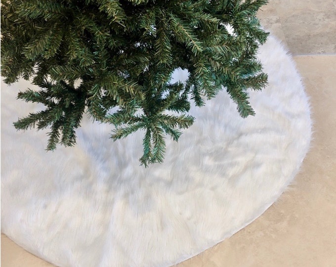 Faux fur Christmas tree skirt, white faux fur tree skirt, fur tree skirt, white Christmas tree skirt, 60 inches diam, Christmas decor, tree