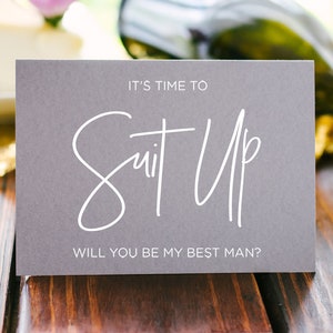 Abito grigio, vuoi essere il mio testimone di nozze, biglietto d'invito, proposta di matrimonio, invito, richiesta di matrimonio, regalo invito per testimone di nozze, matrimonio moderno inchiostro bianco