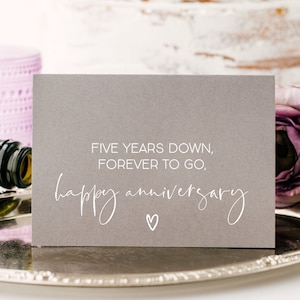 Graue 5. Hochzeitstag Karte, fünf Jahre Jahrestagsgeschenk für Mann, fünf Jahre verheiratet, Karte für Freund, aus Holz, Liebeskarte Frau