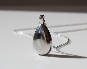 Elegant Memorial Teardrop Urn Necklace • Human Ashes Jewelry • Pet Keepsake Urn • Teardrop Memorial Necklace • Memorial Gift For Her