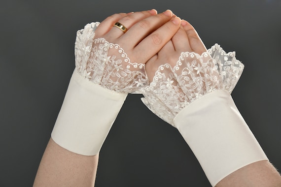 Ivory Lace Sleeve Extender, Fake Wrist Cuff Set of 2, Ruffle Cuffs