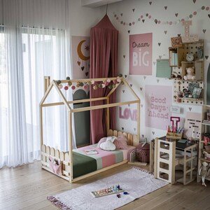 Toddler bed, house shaped bed, house frame bed, kid floor bed, house bed, teepee bed, wood house bed, wood bed frame, tent bed, house bed frame, child bed, Montessori bed, toddler bed, house shaped bed, house frame bed, kid floor bed, hausbett
