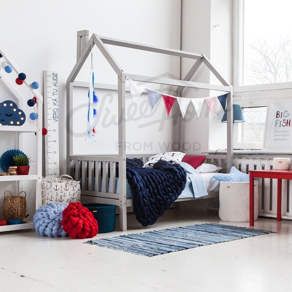 boy house bed