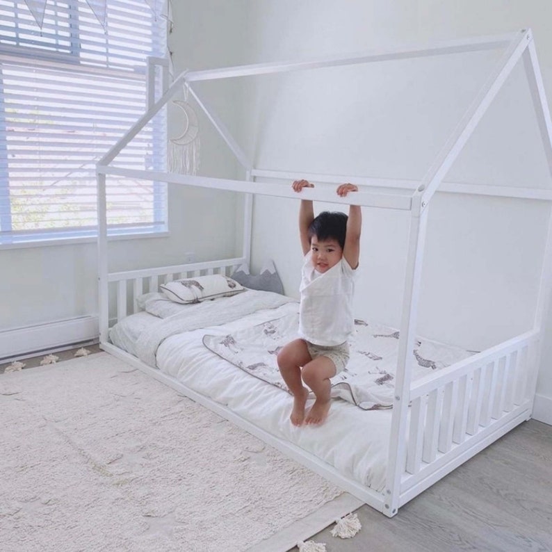Toddler bed, toddler floor bed, Montessori bed, child bed, wood house bed, loft bed tent, house bed frame, wooden bed frame, lit Montessori simple, lit enfant, play house loft, canopy bed frame, twin bed frame, twin house bed, toddler house bed