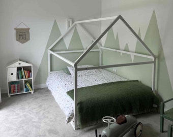 Montessori floor for toddler Montessori bed House floor bed Kid's house bed Toddler floor bed, First birthday gift Twin size Queen house bed