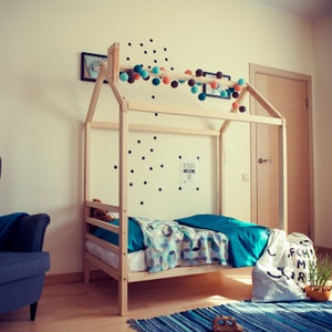 Lettino per bambini su gambe Lettino per bambini con sponde, Lettino per ragazze Lettino Montessori Struttura letto full size, Letto a baldacchino per bambini