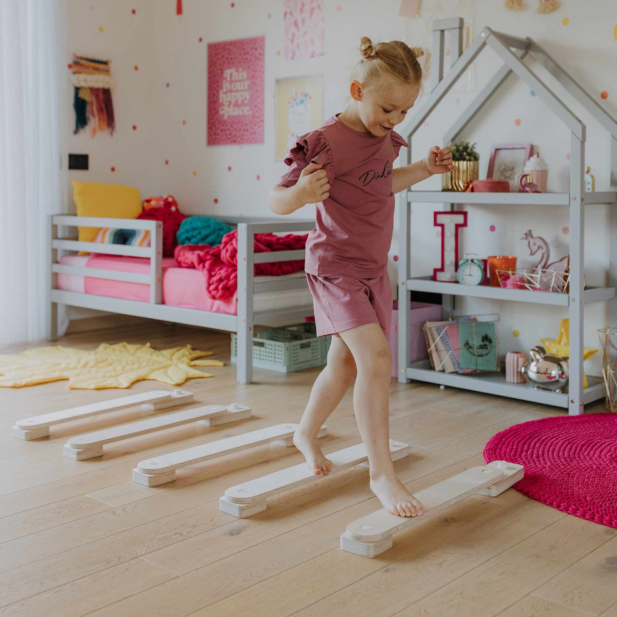 Estantería para niños y almacenamiento de juguetes, estantería de madera  para casa de muñecas, organizador de exhibición de 4 niveles con patas