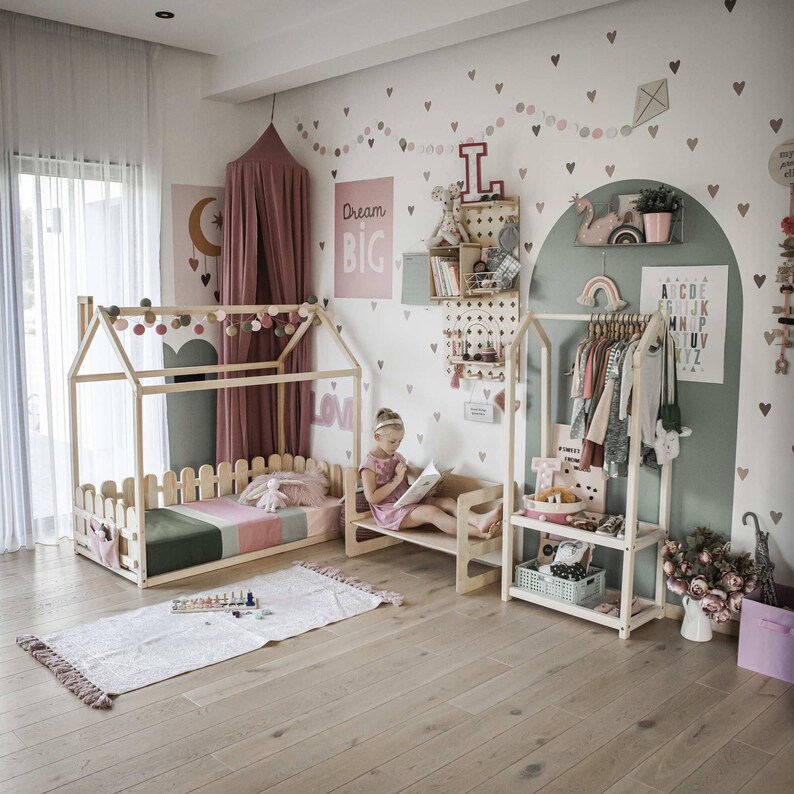 house shaped bed, toddler bed, Montessori floor bed, toddler floor bed, toddler house bed, kid bed, bed for toddler, baby bed, floor bed frame, teepee bed, Montessori bed, Montessori bed, house bed frame, house shaped bed, toddler bed, wooden bed
