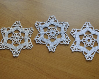 Crochet Christmas Snowflakes / white gold silver / 3.9 inches (10 cm) S-4