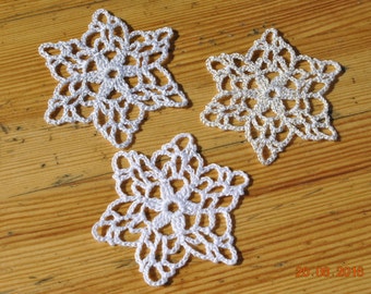 Crochet Christmas Snowflakes / white gold silver / 2.7 inches (7 cm) S-1