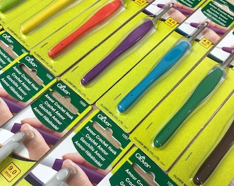 Clover Amour Crochet hooks. Ergonomic crochet hook, Softgrip, Metal crochet hook. Colourful, Crochet tools 2mm - 15mm. Chunky Crochet Hooks