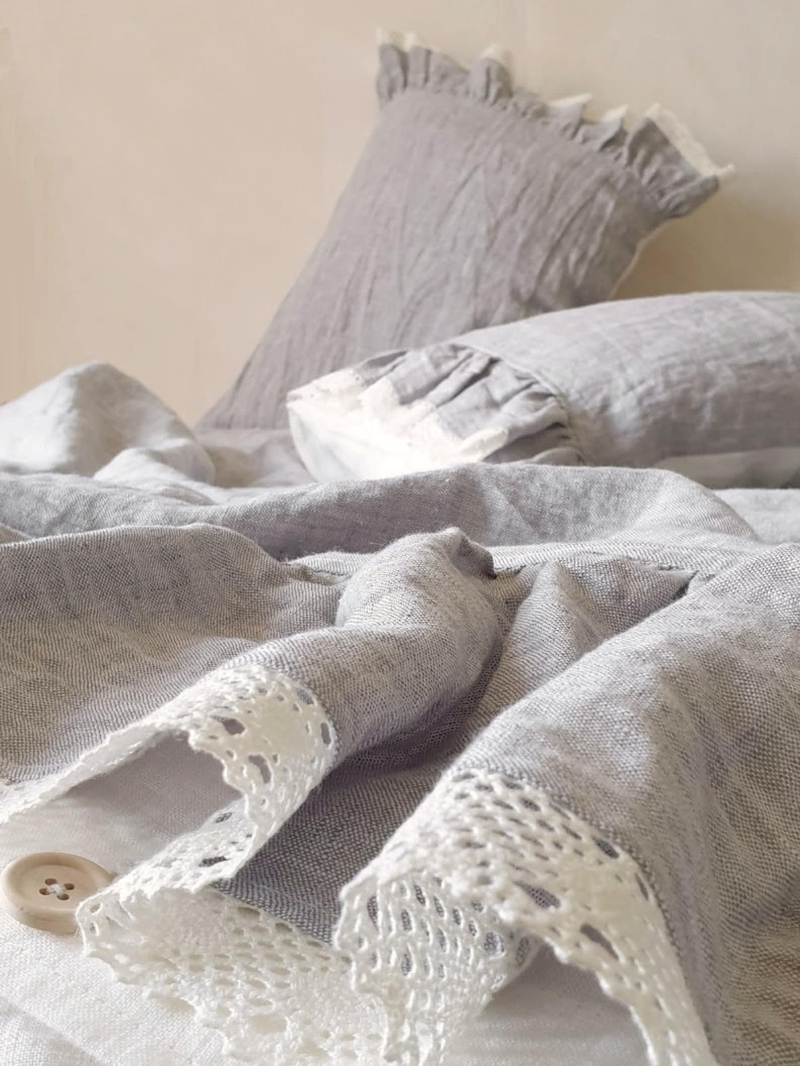 BEDDING SET With Ruffled Lace at the Bottom in Melange Grey - Etsy