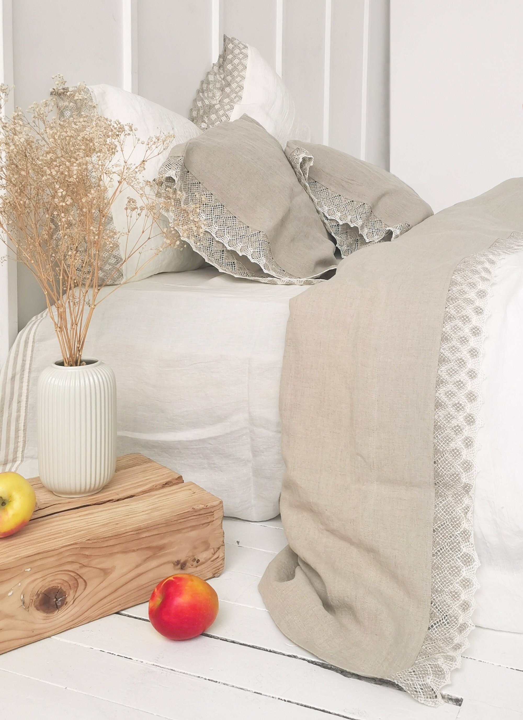 Lace edged pillowcases hot sale