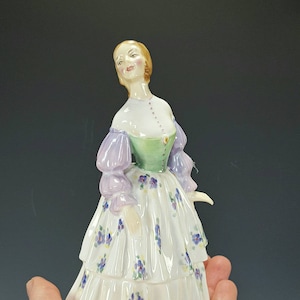 Royal Doulton Figurine Bess HN2002 Harradine Classics Pretty Lady Figurine Red Cloak Flower Cream Dress Porcelain Sculpture