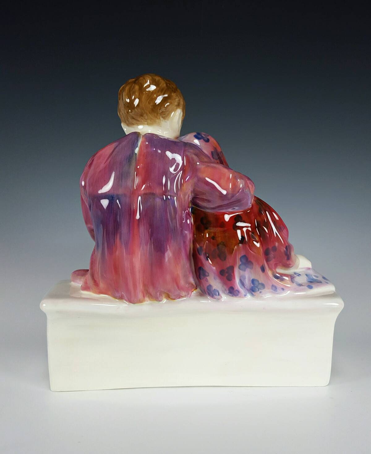 Royal Doulton Figurine: Flower Seller's Children HN1342, Leslie